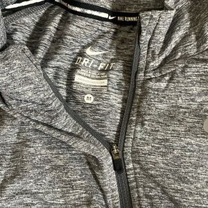 Nike zip running top 1/2 (Medium)